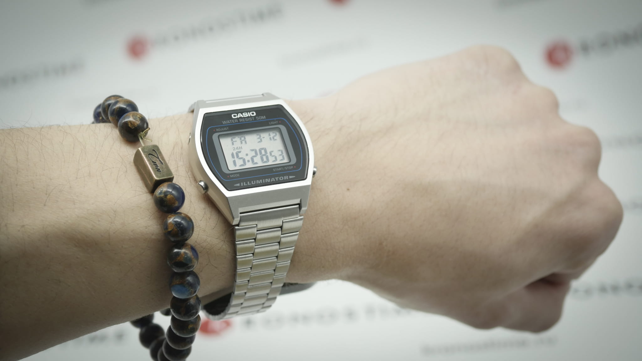 Casio B640WD-1A мужские часы застежка крупным планом